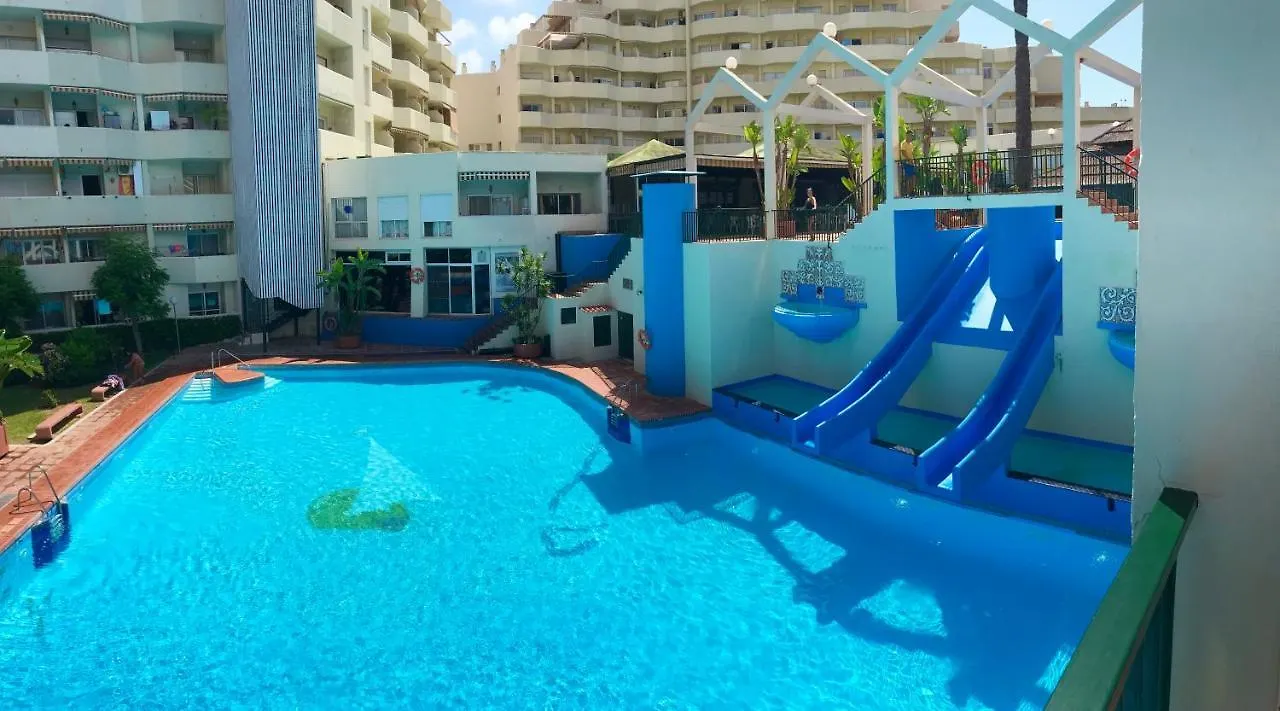 Benal Beach Cozy Apartment With A Water Park. 贝纳尔马德纳