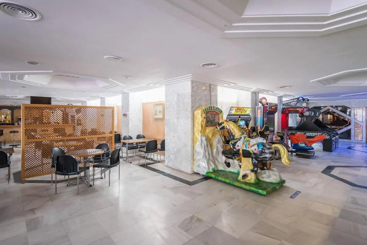 בנאלמדנה Benal Beach Cozy Apartment With A Water Park. ספרד